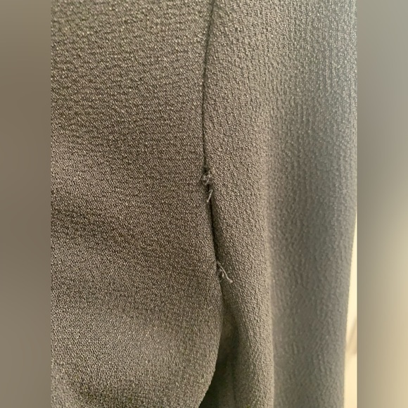 ARITZIA Wilfred Blazer in Black with minor wear & tear. Size 0 - Picture 5 of 5